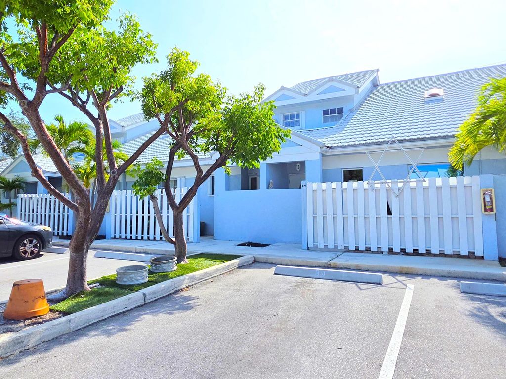 Photo of 320 SE 2ND Avenue #B4, Deerfield Beach, FL 33441 (MLS # B26054959)