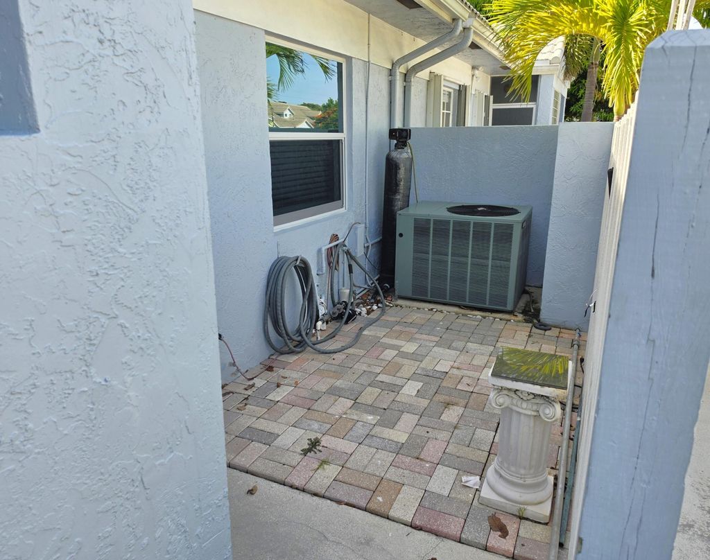 Photo of 320 SE 2ND Avenue #B4, Deerfield Beach, FL 33441 (MLS # B26054959)