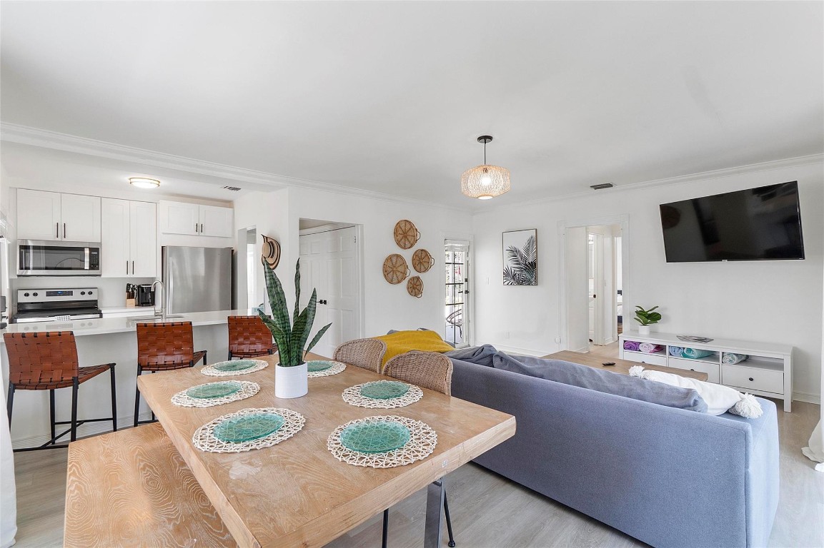 LAS OLAS PARK CORR PLAT - Residential Lease