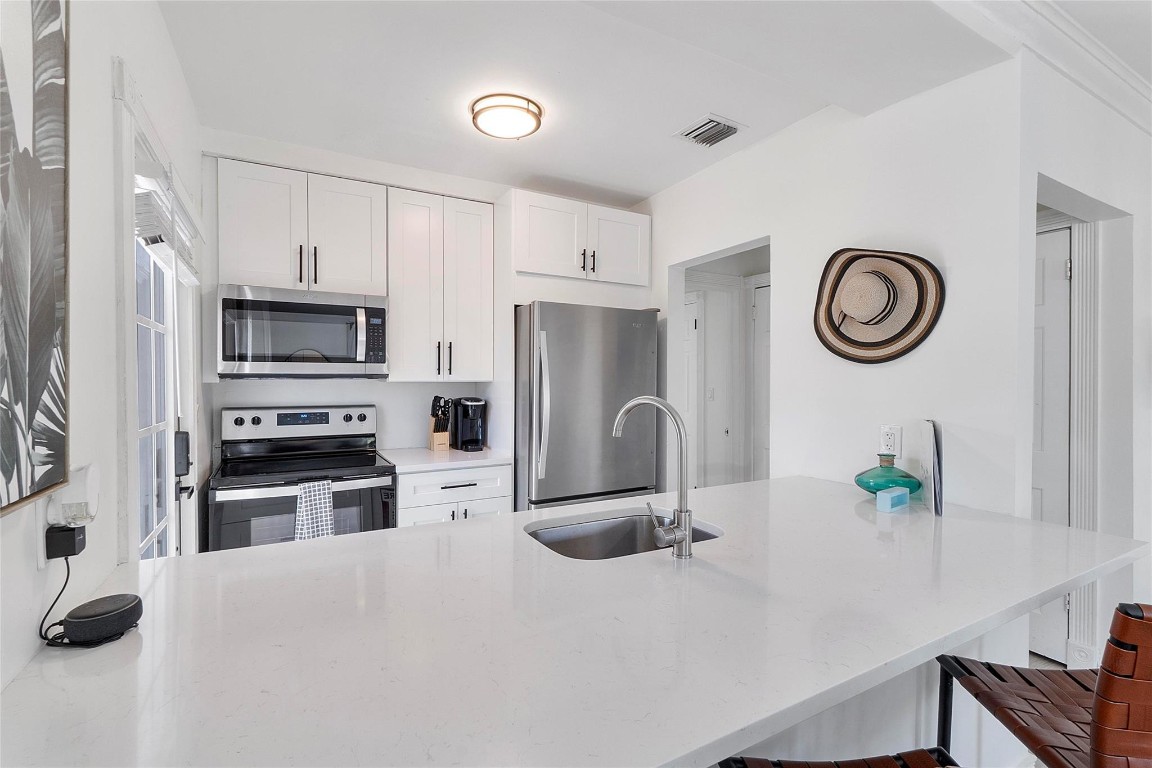 LAS OLAS PARK CORR PLAT - Residential Lease