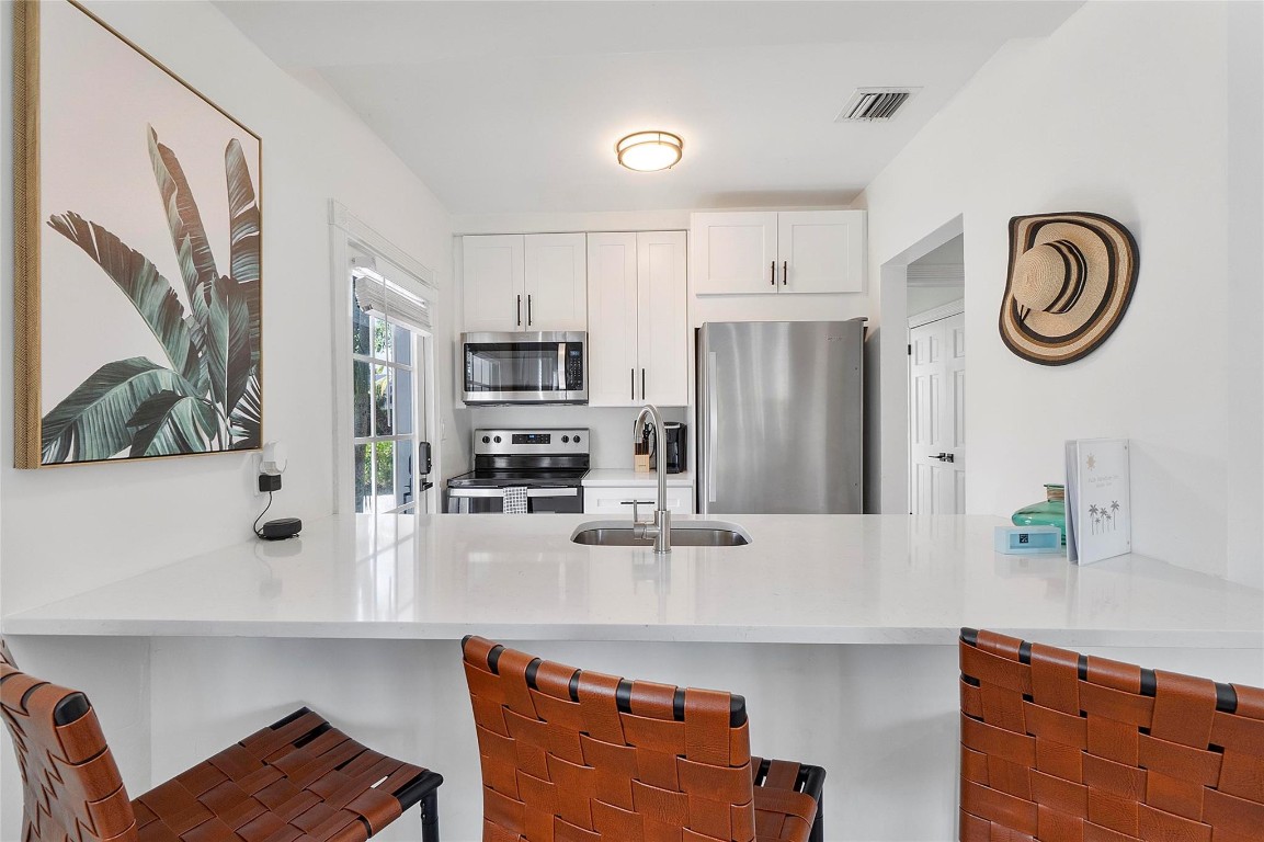 LAS OLAS PARK CORR PLAT - Residential Lease