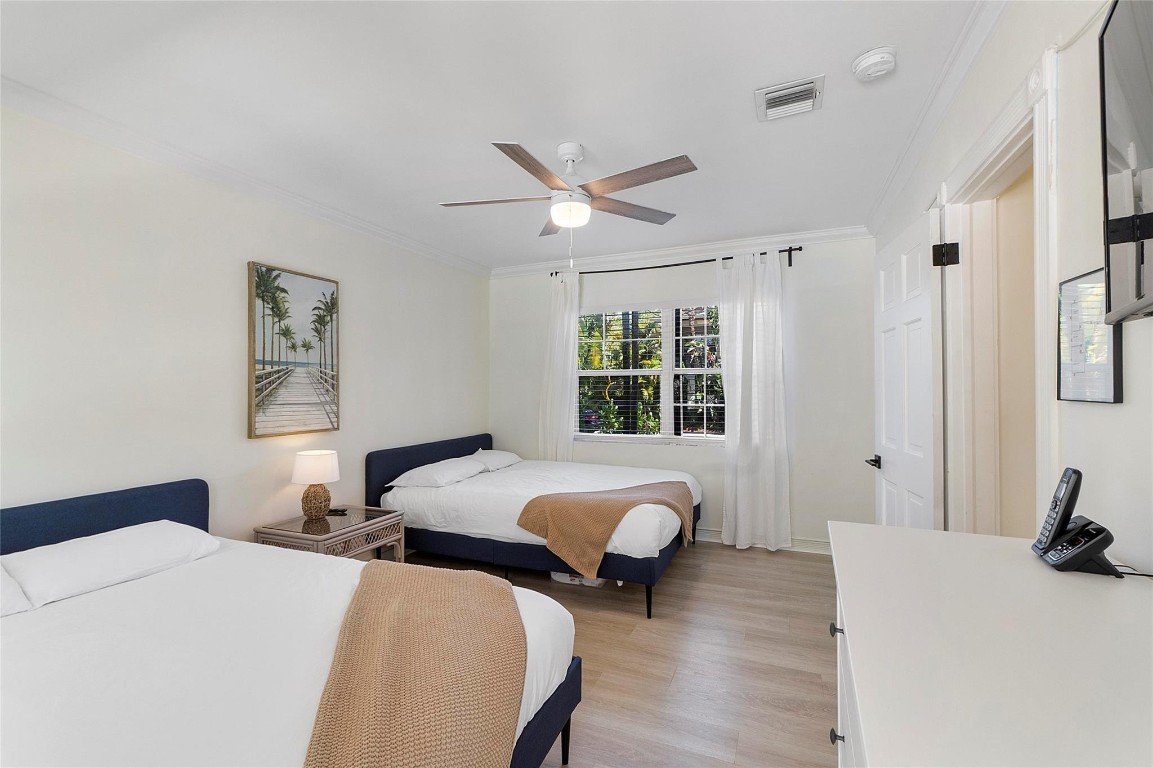 LAS OLAS PARK CORR PLAT - Residential Lease