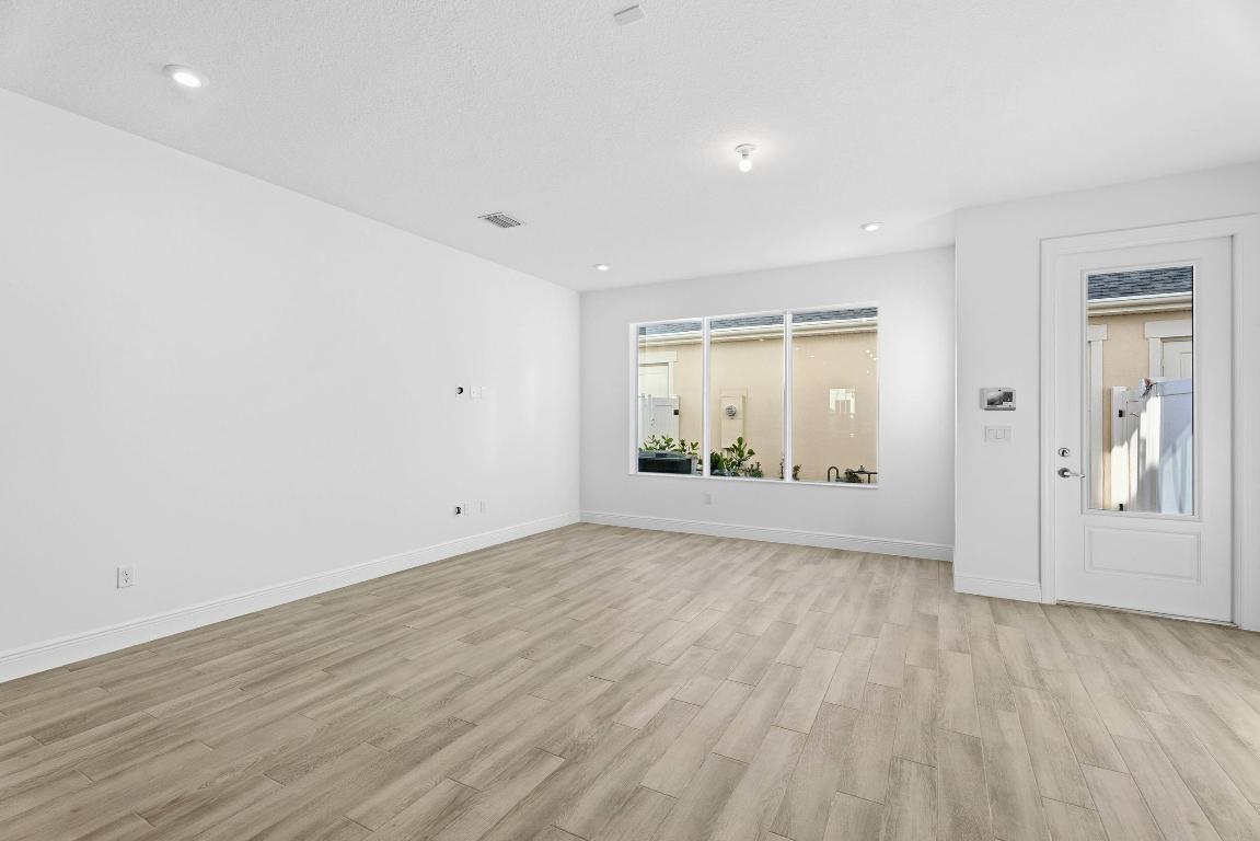 NEWFIELD CROSSROADS PHASE 1A-3 - Residential Lease