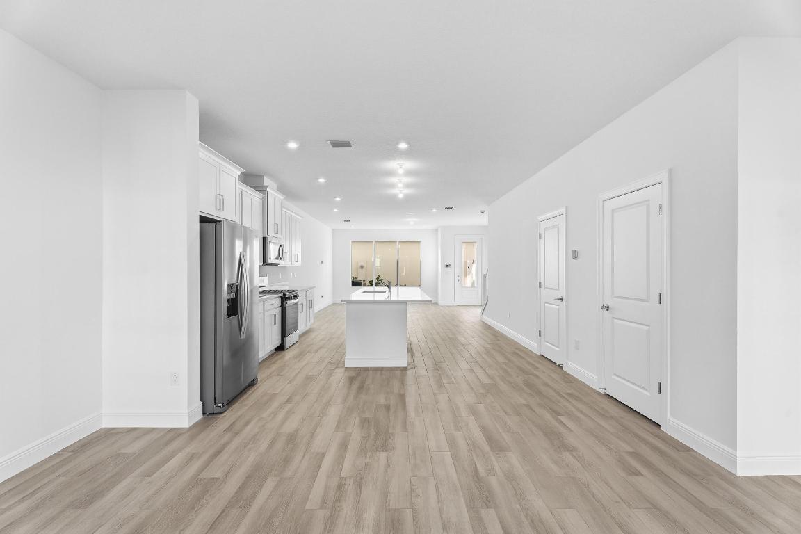 NEWFIELD CROSSROADS PHASE 1A-3 - Residential Lease