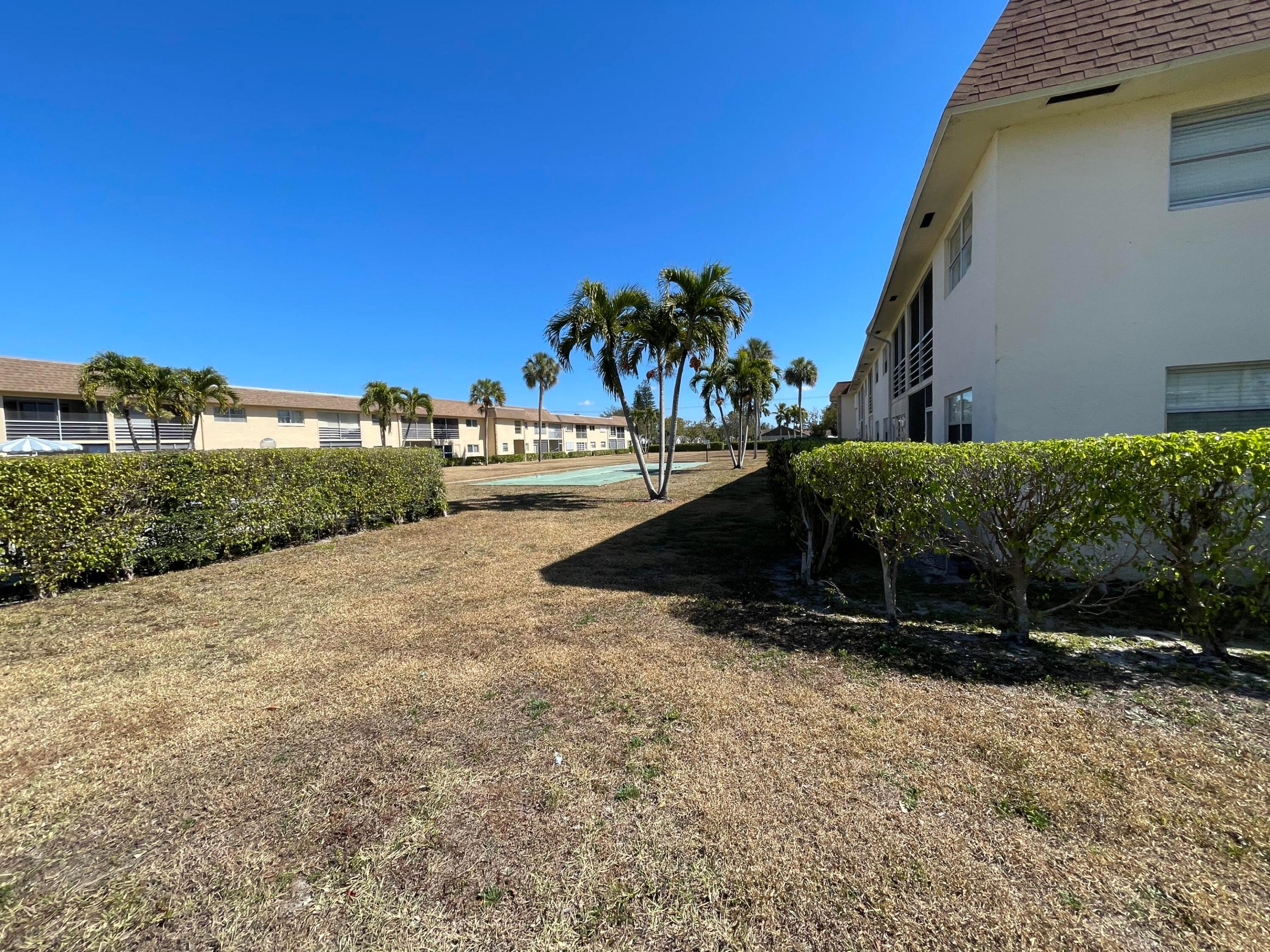 9911 Sandalfoot Boulevard 112