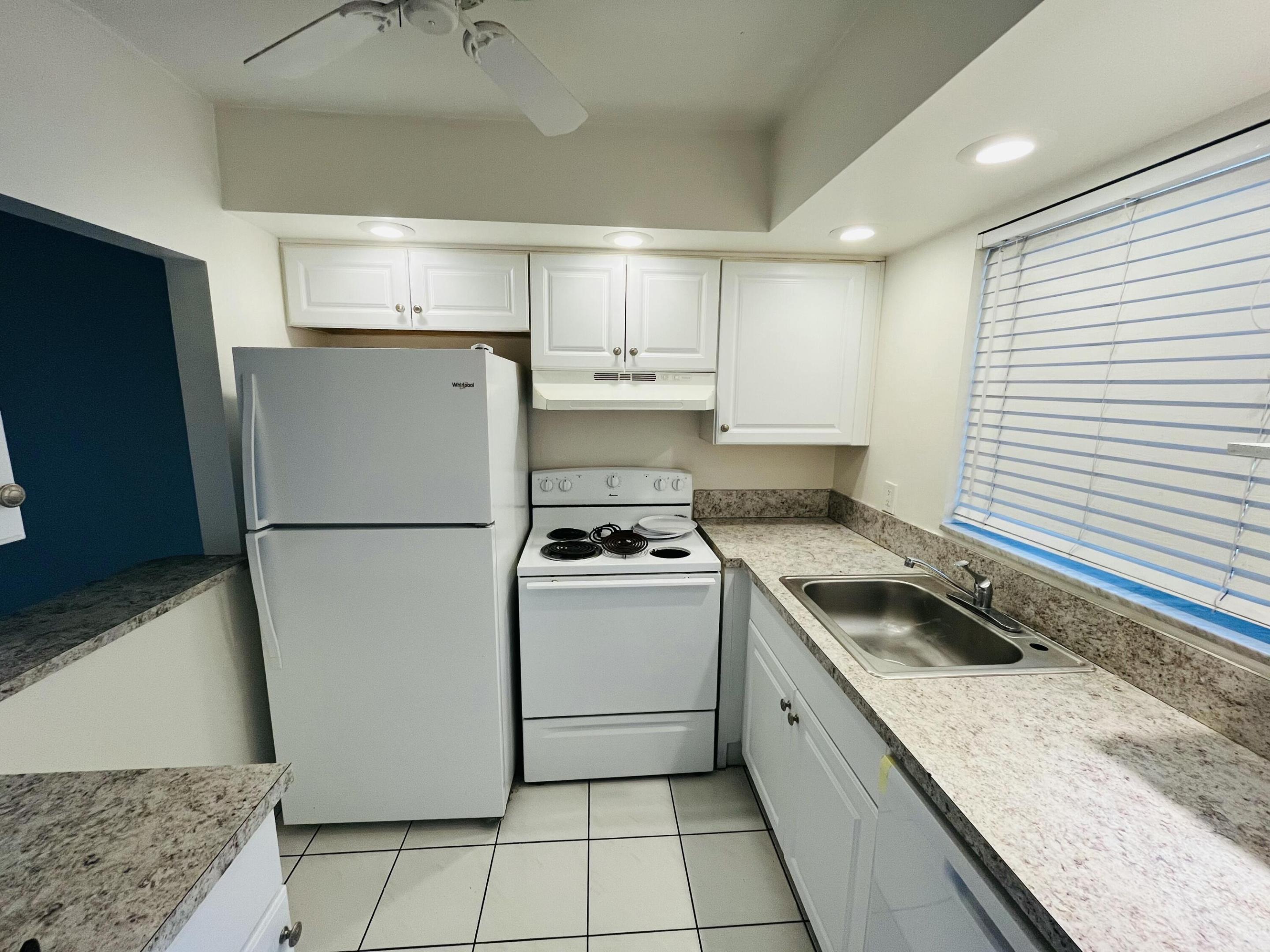 SANDALFOOT BLVD APTS CONDO - Residential