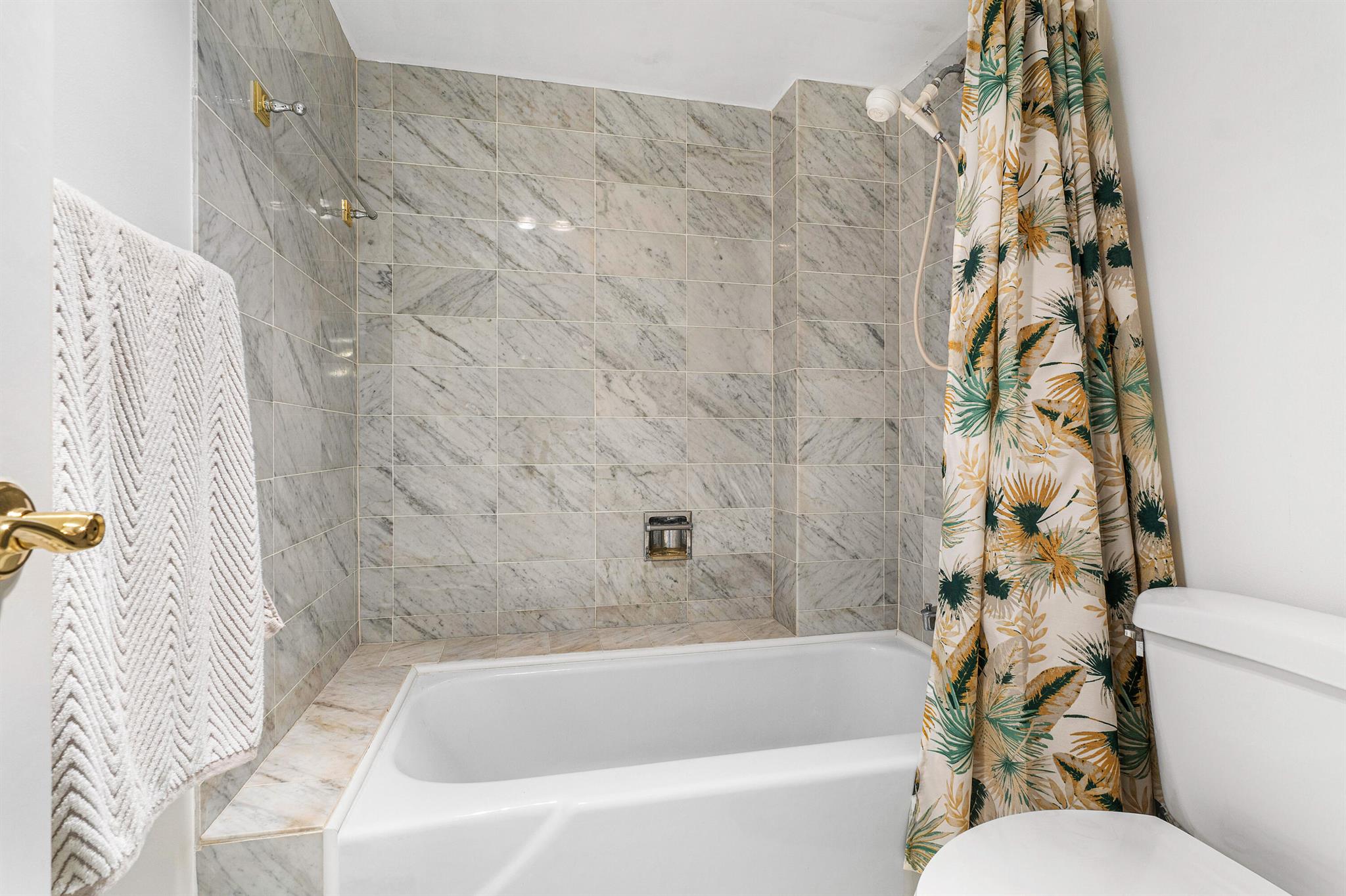 OPAL TOWERS CONDO - Residential