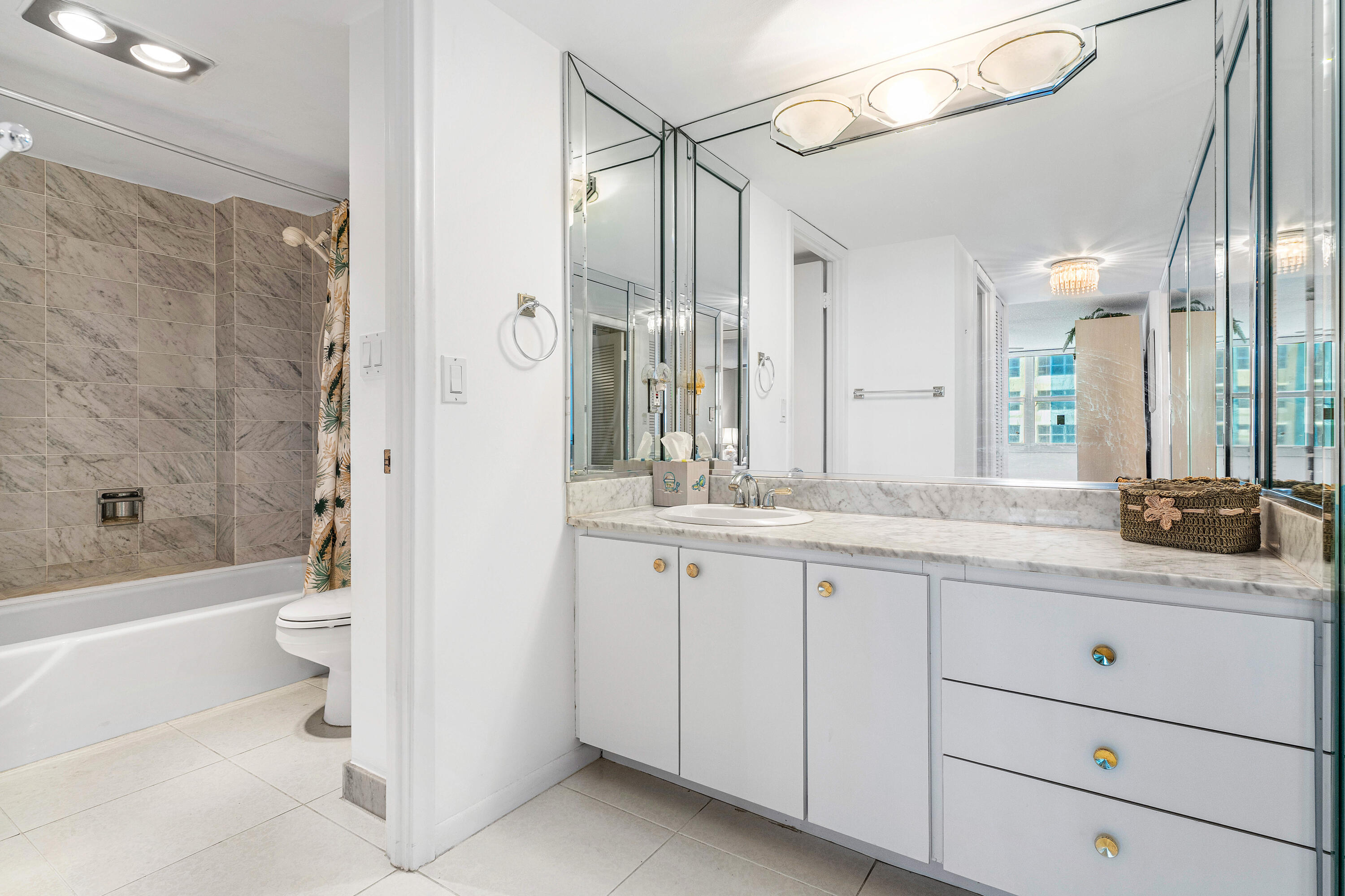 OPAL TOWERS CONDO - Residential