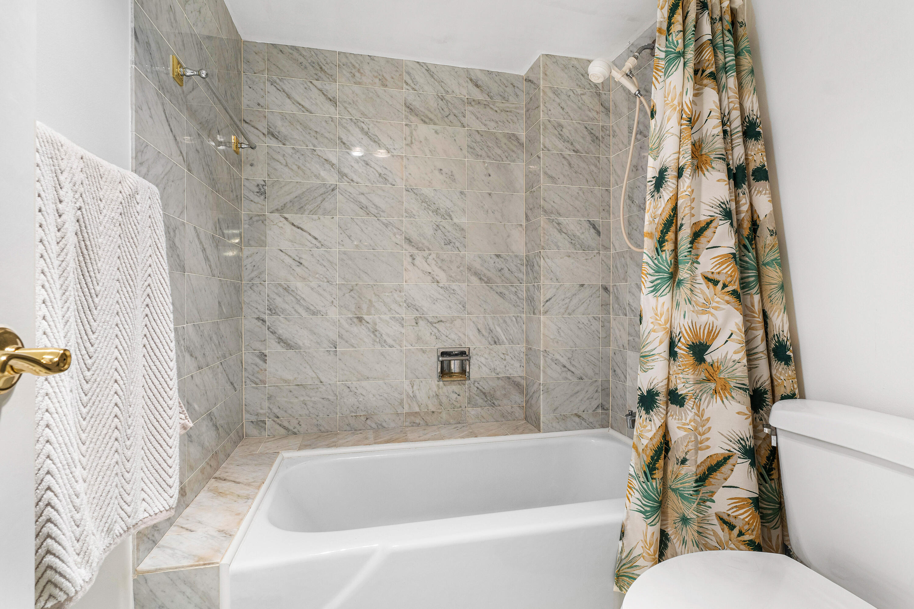 OPAL TOWERS CONDO - Residential