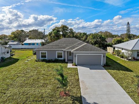 418 Easy Street Sebastian FL 32958