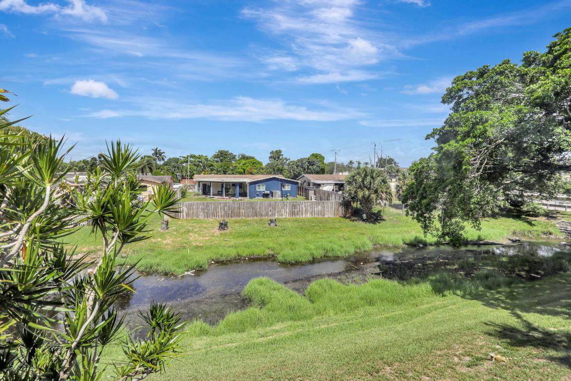 ORIOLE GARDENS - Residential