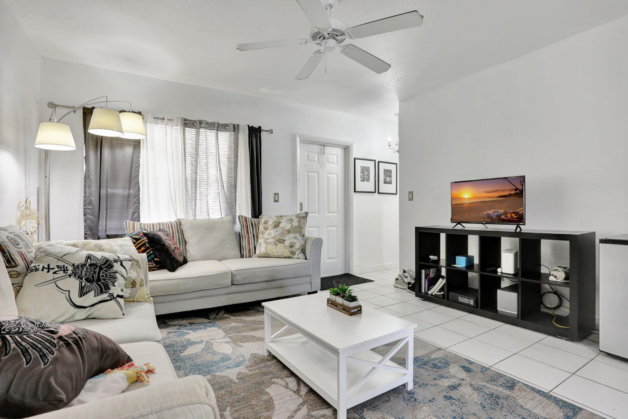 ORIOLE GARDENS - Residential