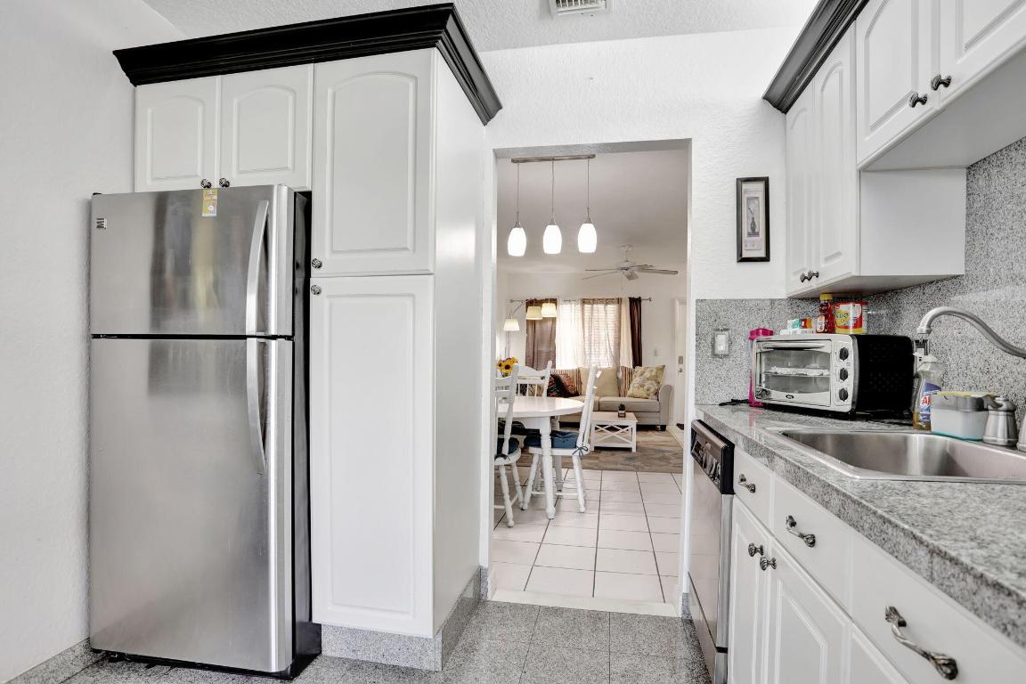 ORIOLE GARDENS - Residential