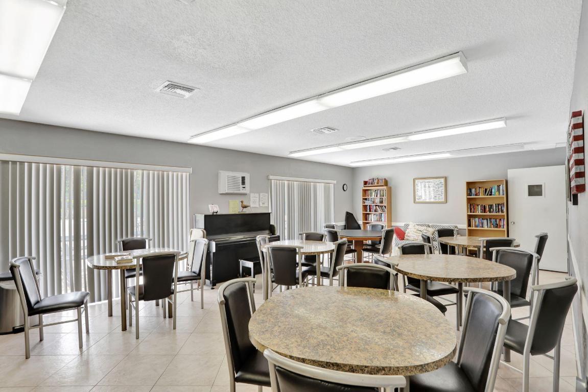 ORIOLE GARDENS - Residential