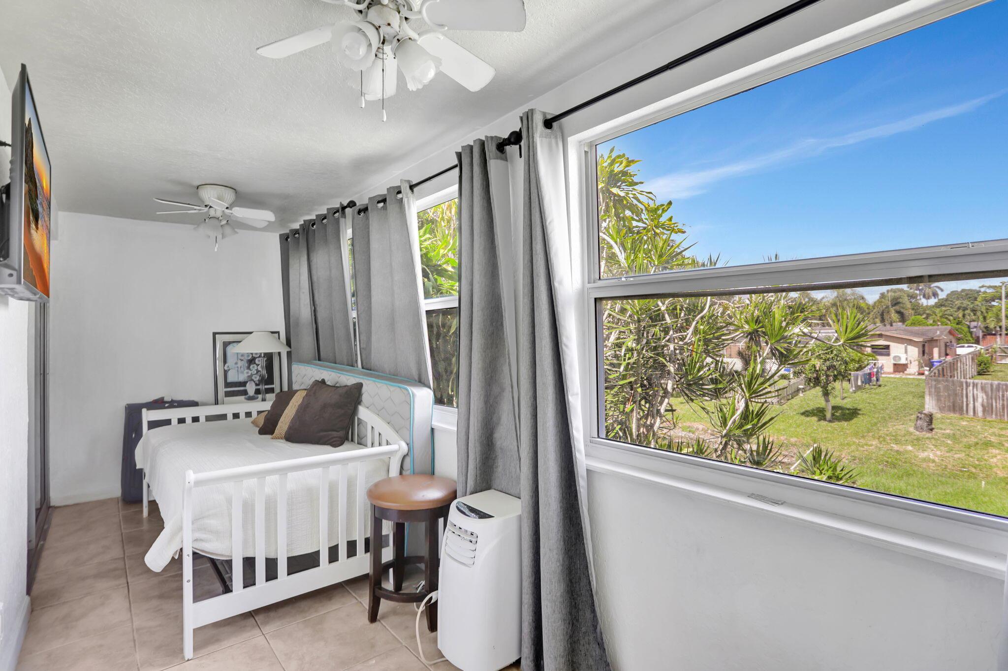 ORIOLE GARDENS - Residential