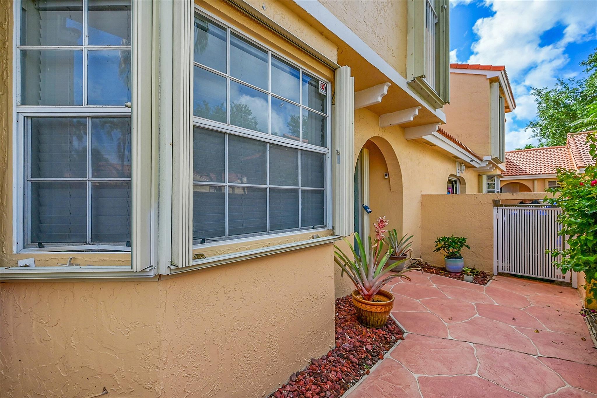 11353 Lakeview Dr 5