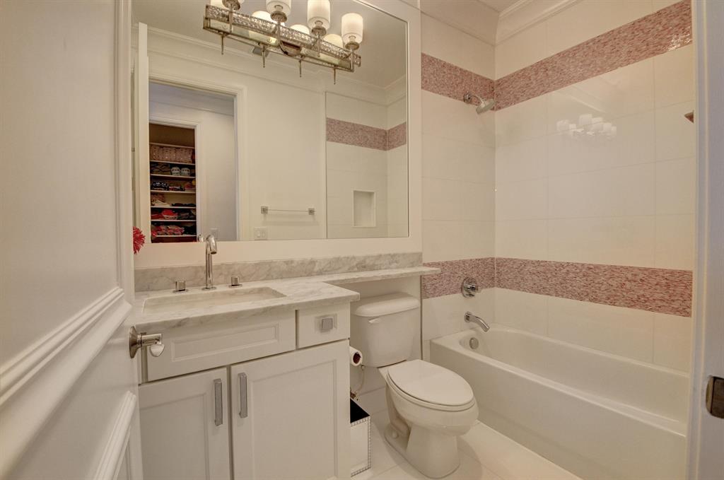 THE BRIDGES - Residential