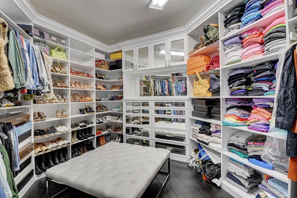 THE BRIDGES - Residential