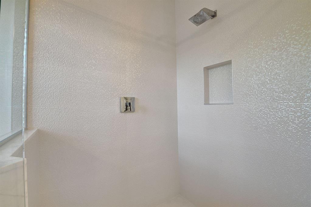 THE BRIDGES - Residential