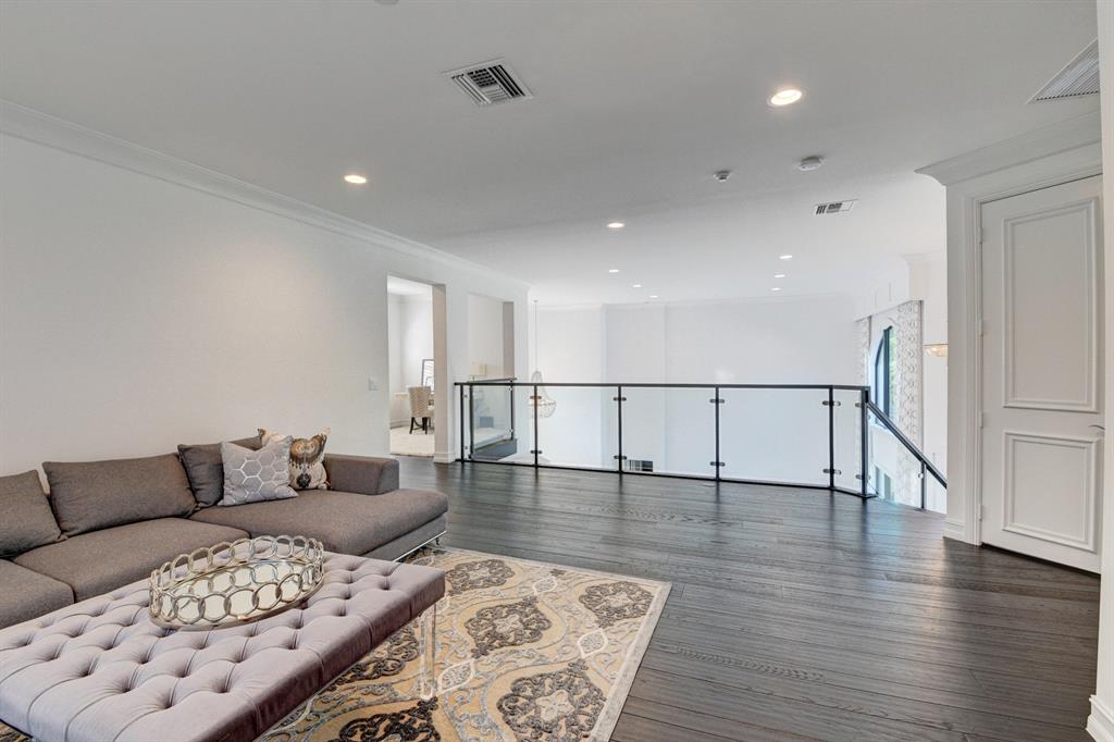 THE BRIDGES - Residential