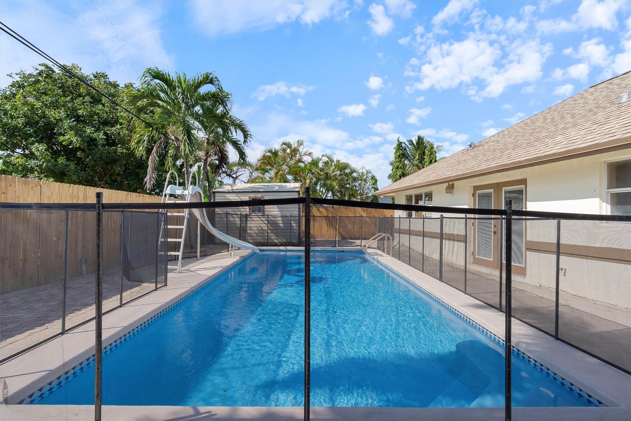 Cresthaven 7 43-10 B - Residential