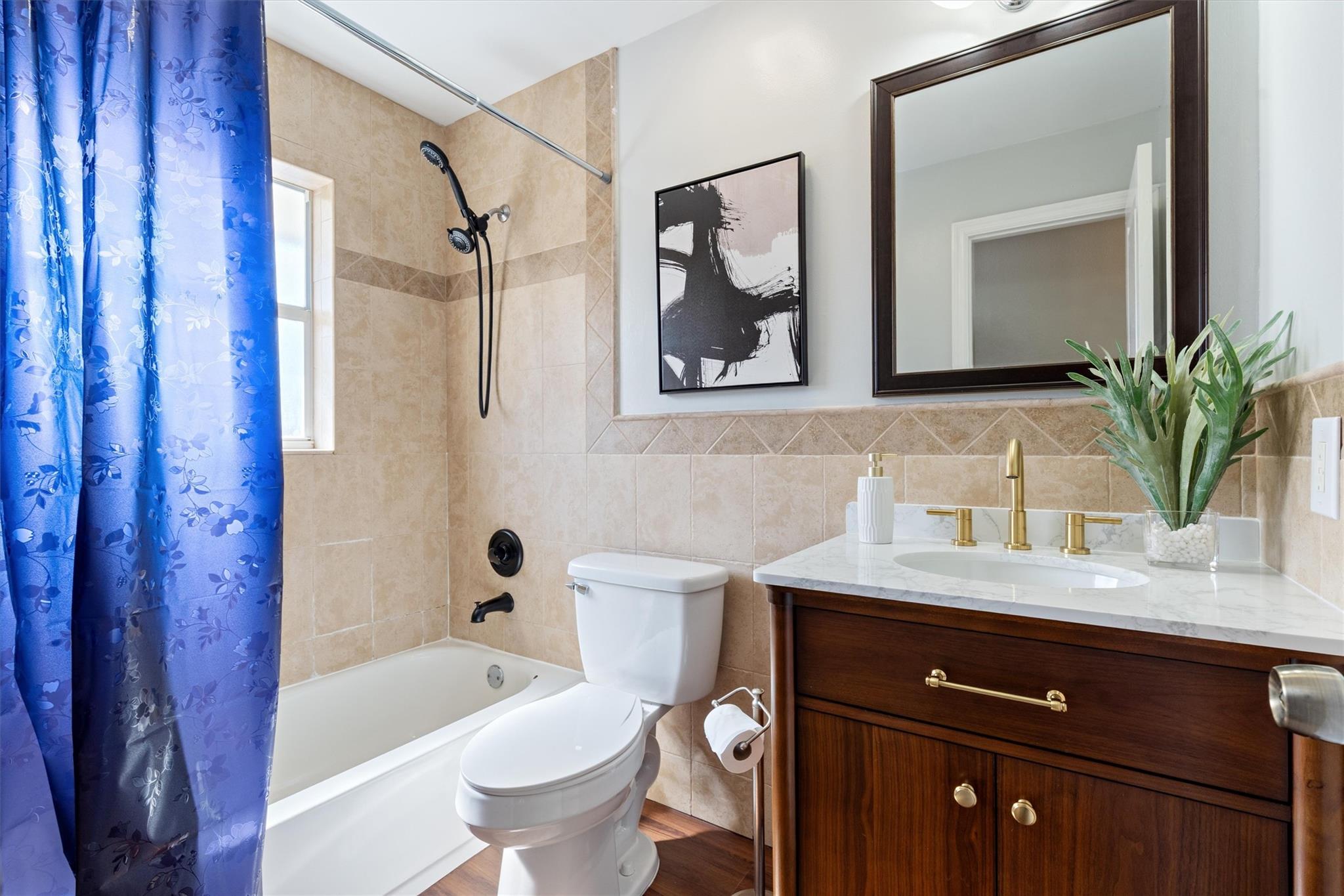 Cresthaven 7 43-10 B - Residential