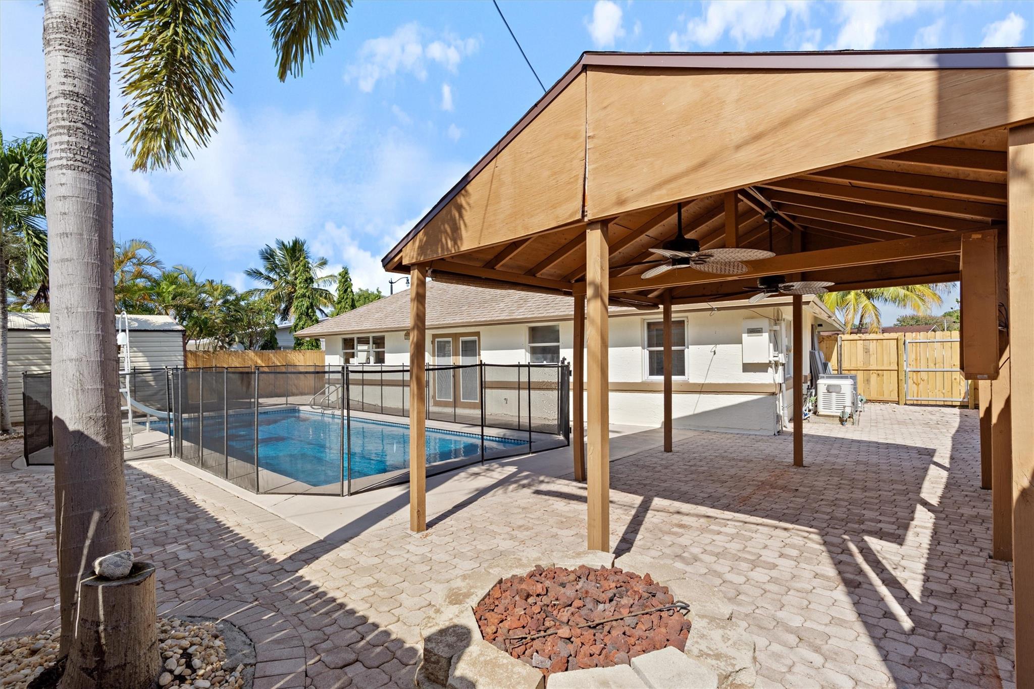 Cresthaven 7 43-10 B - Residential