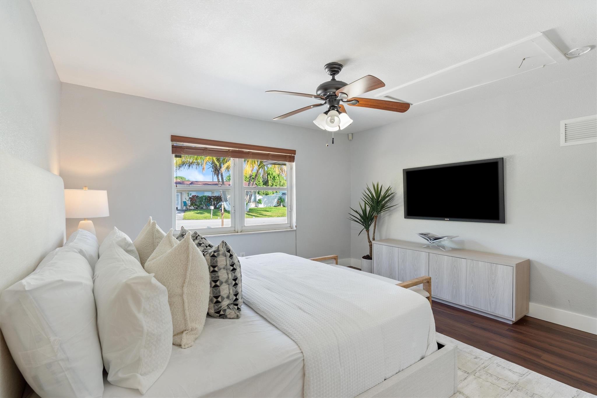 Cresthaven 7 43-10 B - Residential