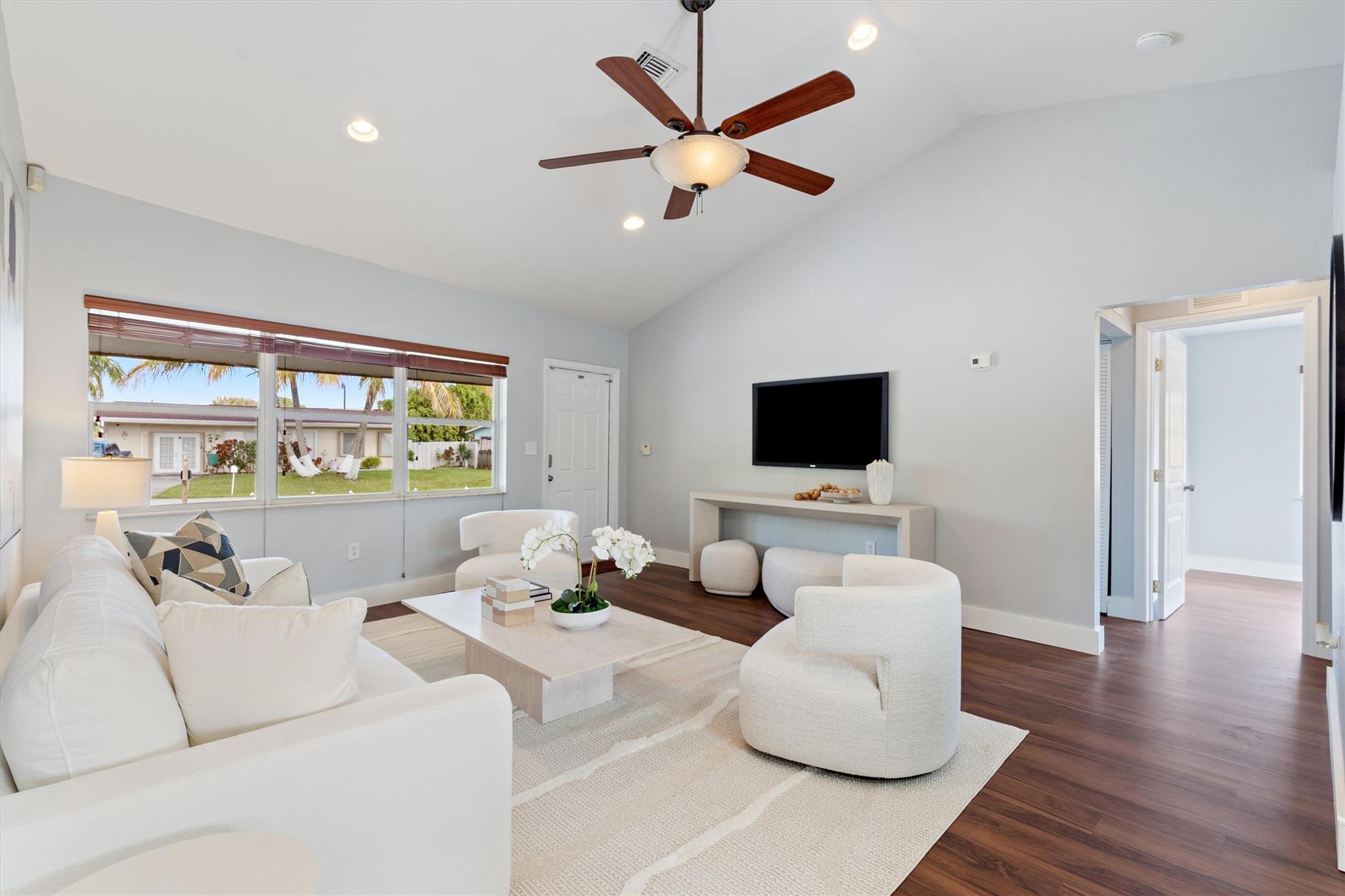 Cresthaven 7 43-10 B - Residential