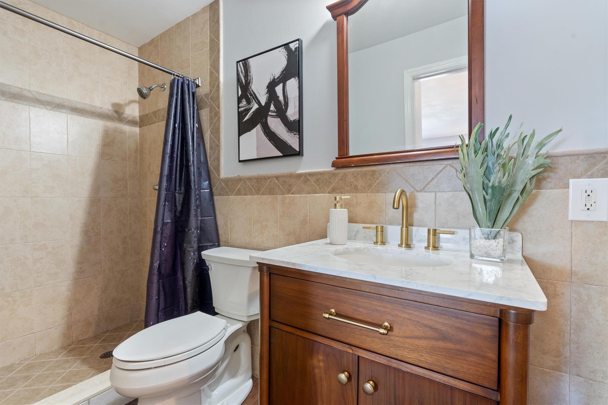 Cresthaven 7 43-10 B - Residential