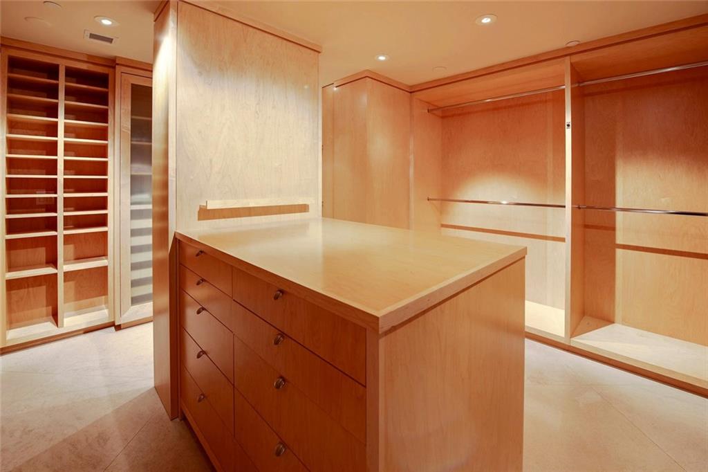 THE PALMS - Residential