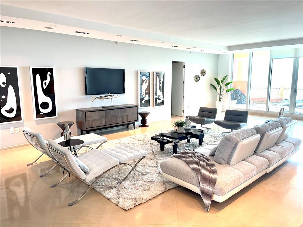 THE PALMS - Residential