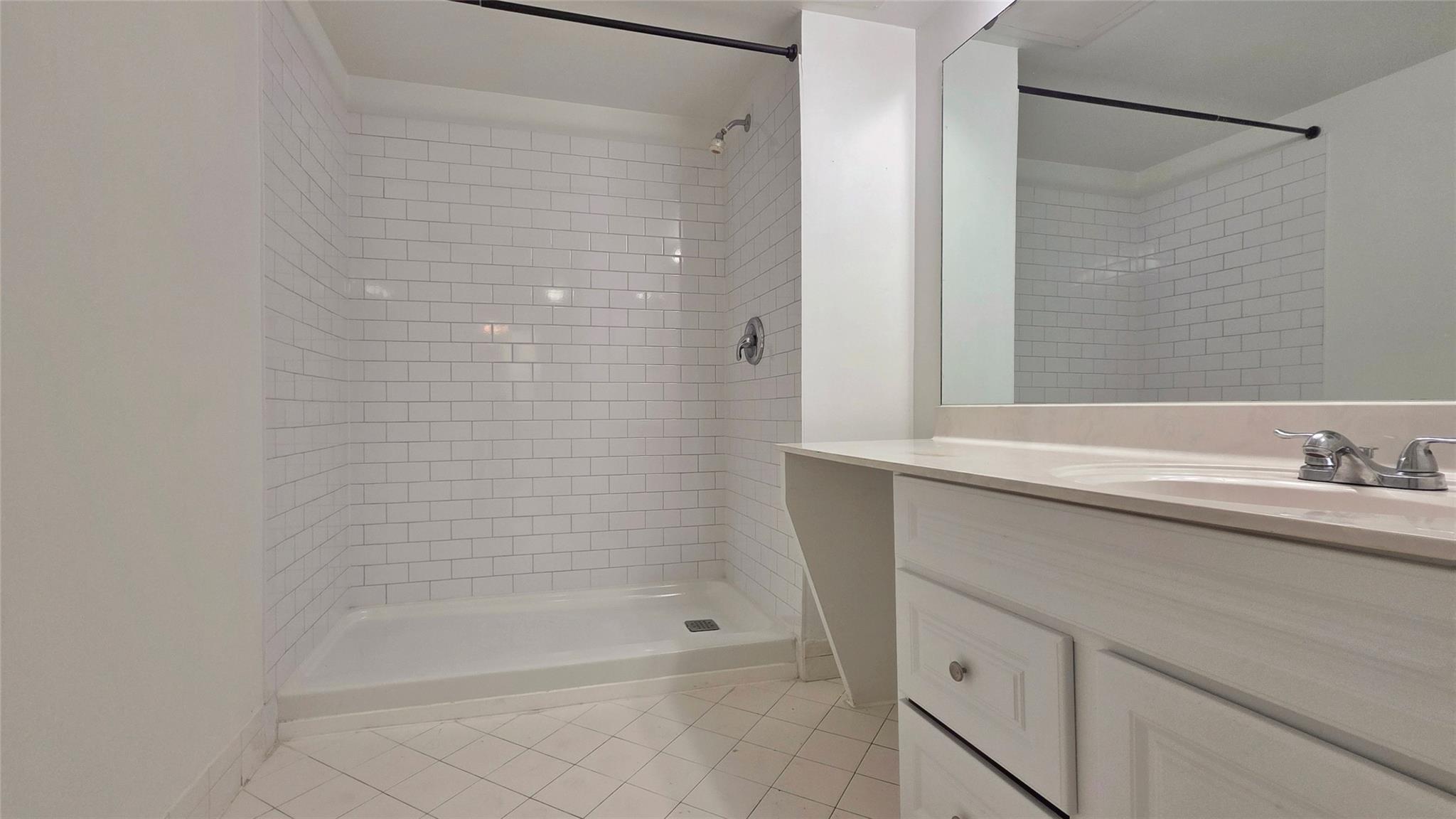 SHERIDAN EAST CONDO BLDG - Residential Lease
