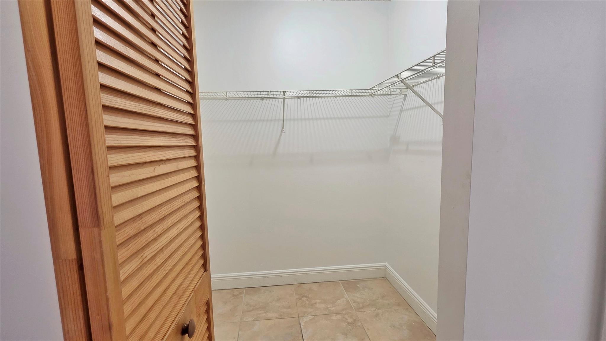 SHERIDAN EAST CONDO BLDG - Residential Lease