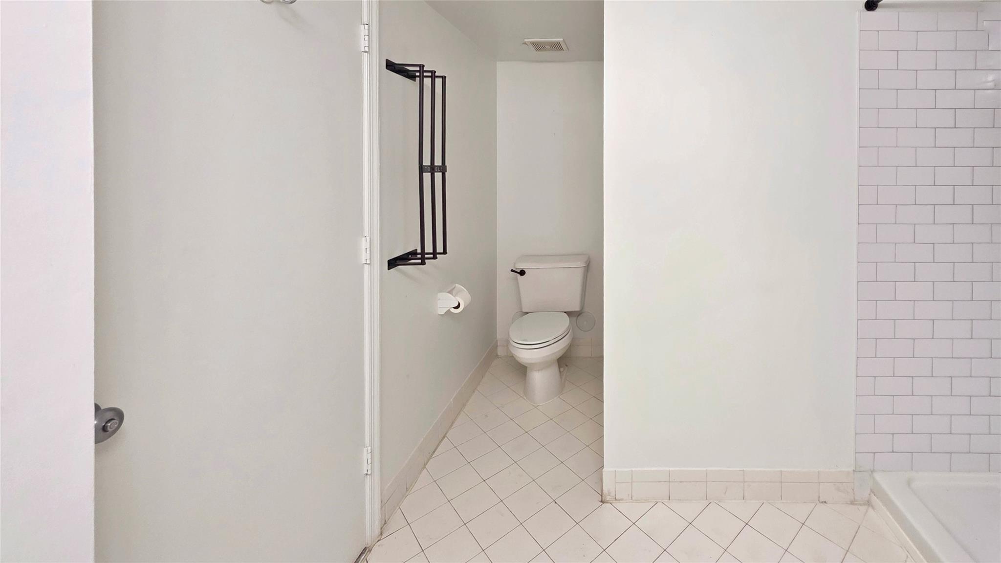 SHERIDAN EAST CONDO BLDG - Residential Lease