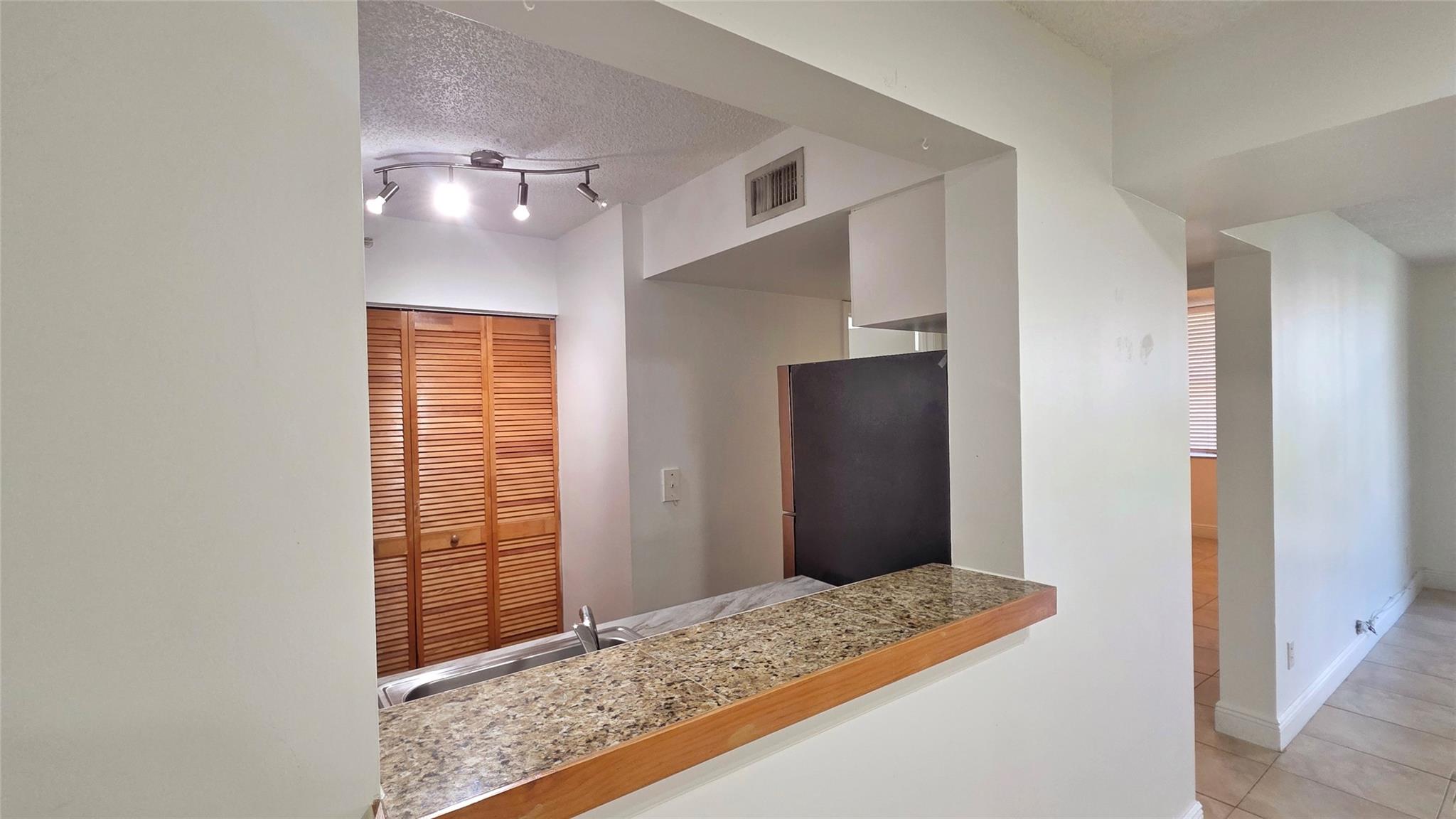 SHERIDAN EAST CONDO BLDG - Residential Lease