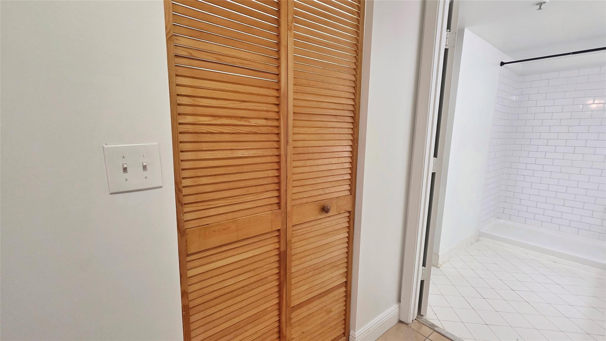 SHERIDAN EAST CONDO BLDG - Residential Lease