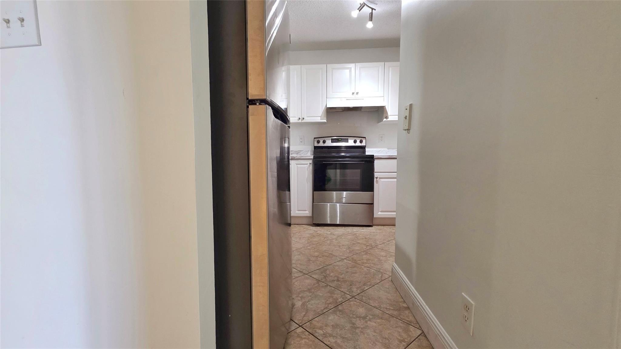 SHERIDAN EAST CONDO BLDG - Residential Lease