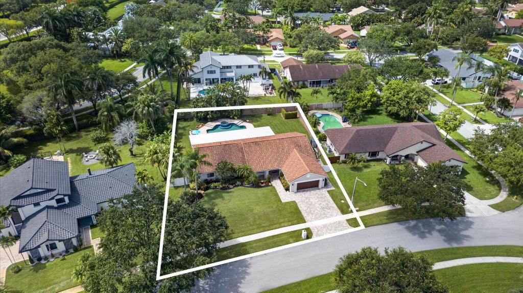 Photo of 20250 NW 5th Street, Pembroke Pines, FL 33029 (MLS # B26050816)