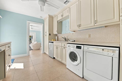 Tiny photo for 4230 NE 19TH Avenue, Oakland Park, FL 33308 (MLS # B26080859)