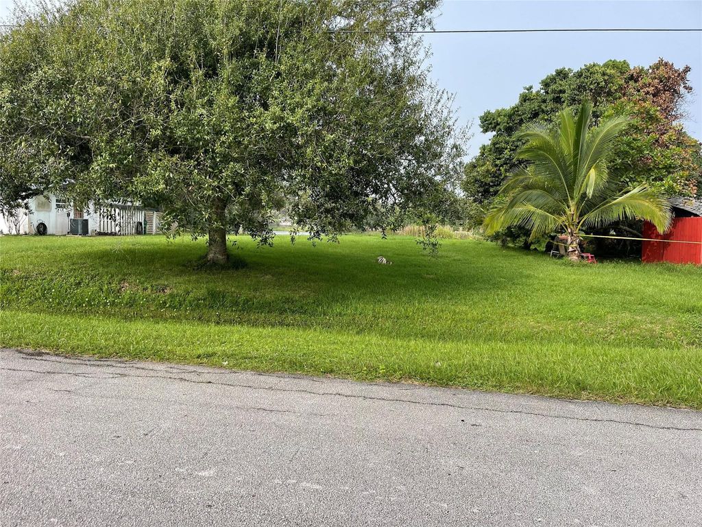 Photo of 6504 Doris Drive, Fort Pierce, FL 34951 (MLS # F10404825)