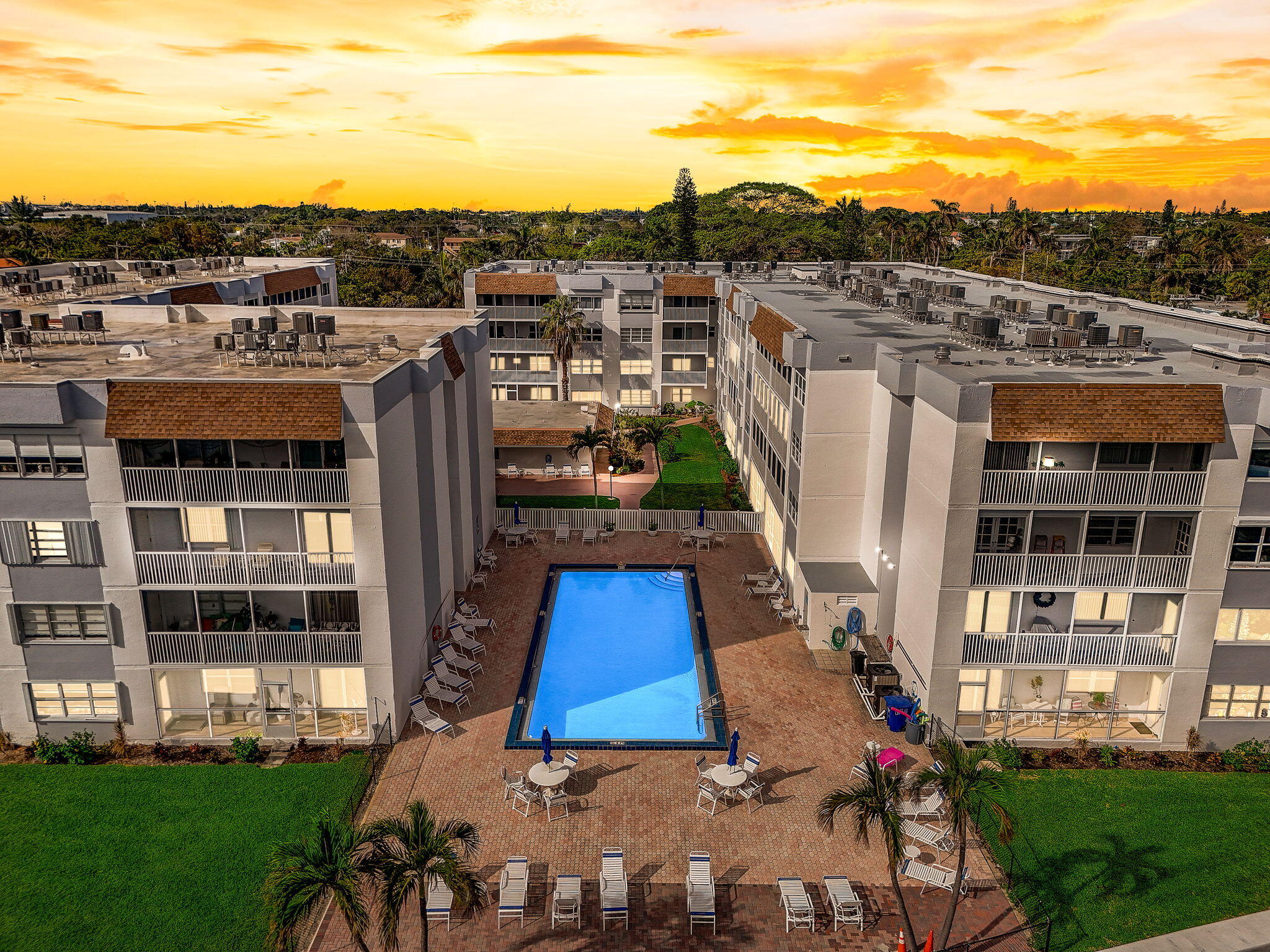 PALM LAKE NO 1 CONDO - Residential