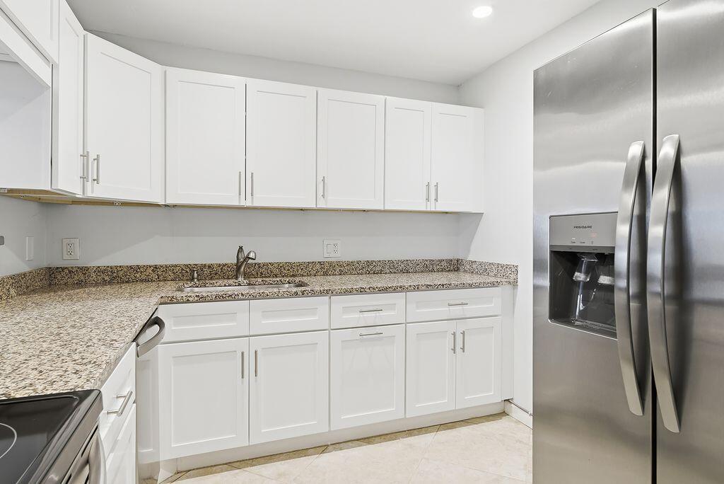 PALM LAKE NO 1 CONDO - Residential