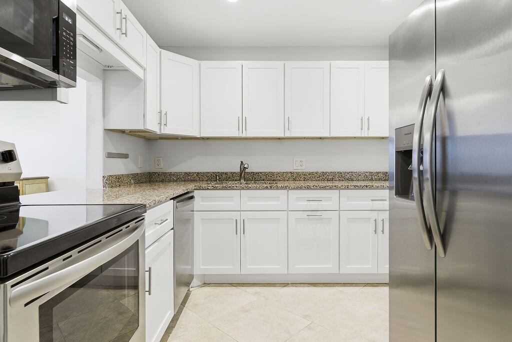 1516 S Lakeside Drive #110