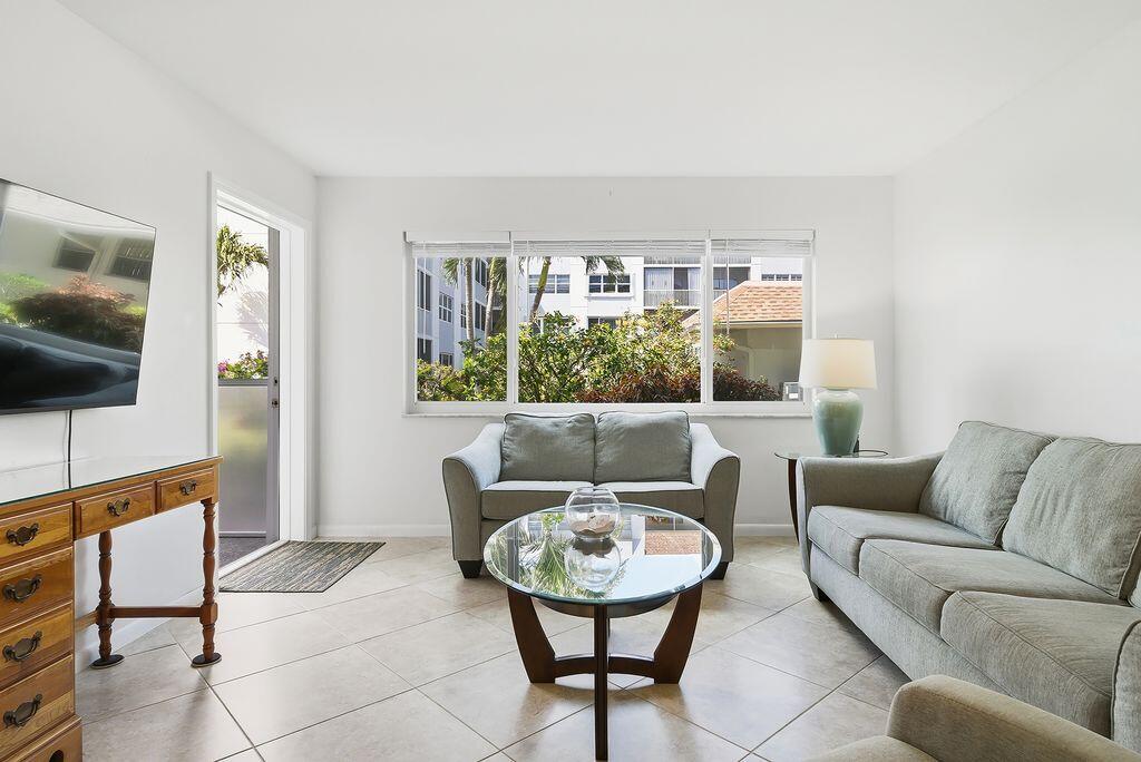 PALM LAKE NO 1 CONDO - Residential