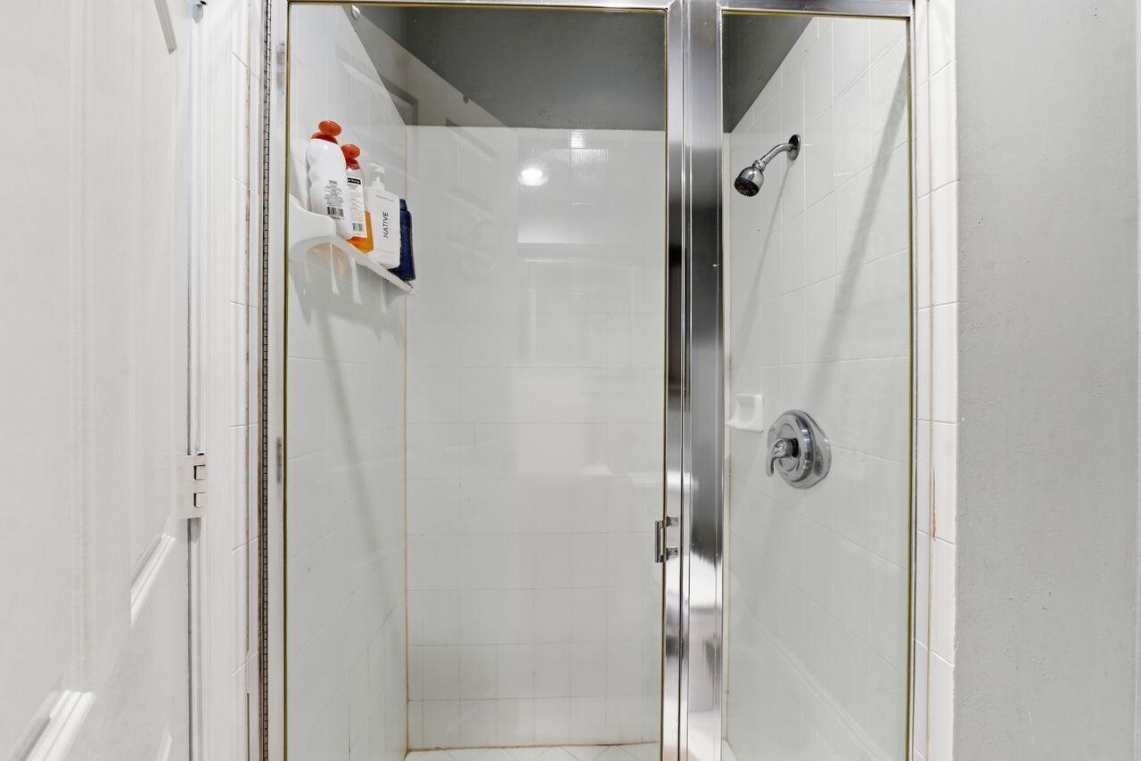 GLEN OAKS 1ST ADD - Residential