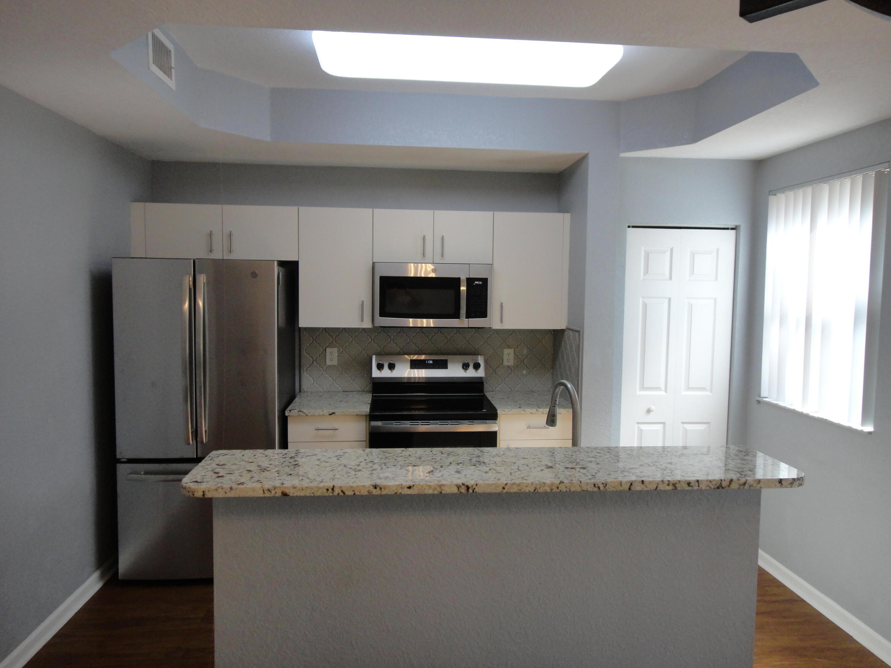 LINKS AT EMERALD DUNES CONDO - Residential Lease