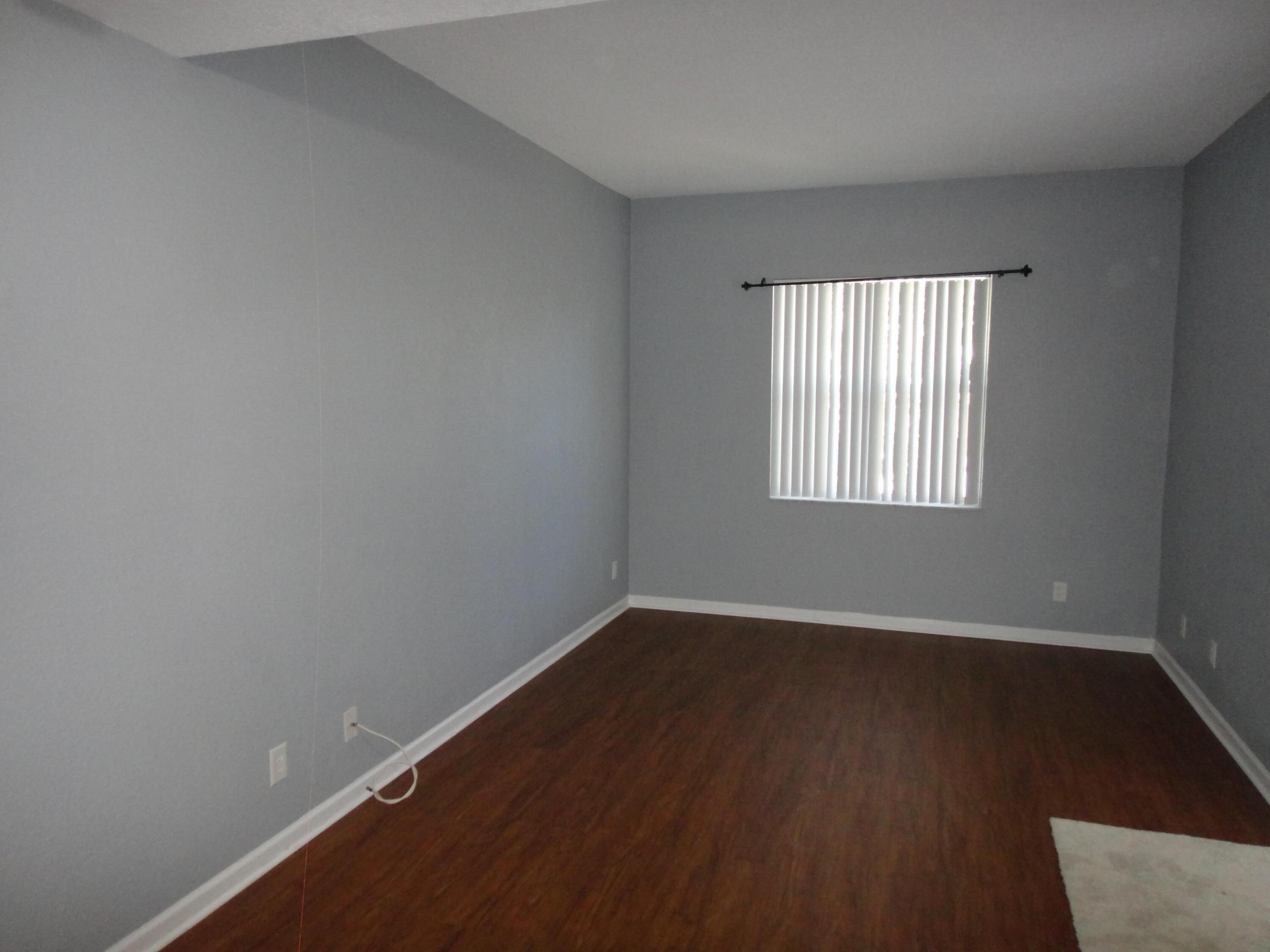 LINKS AT EMERALD DUNES CONDO - Residential Lease