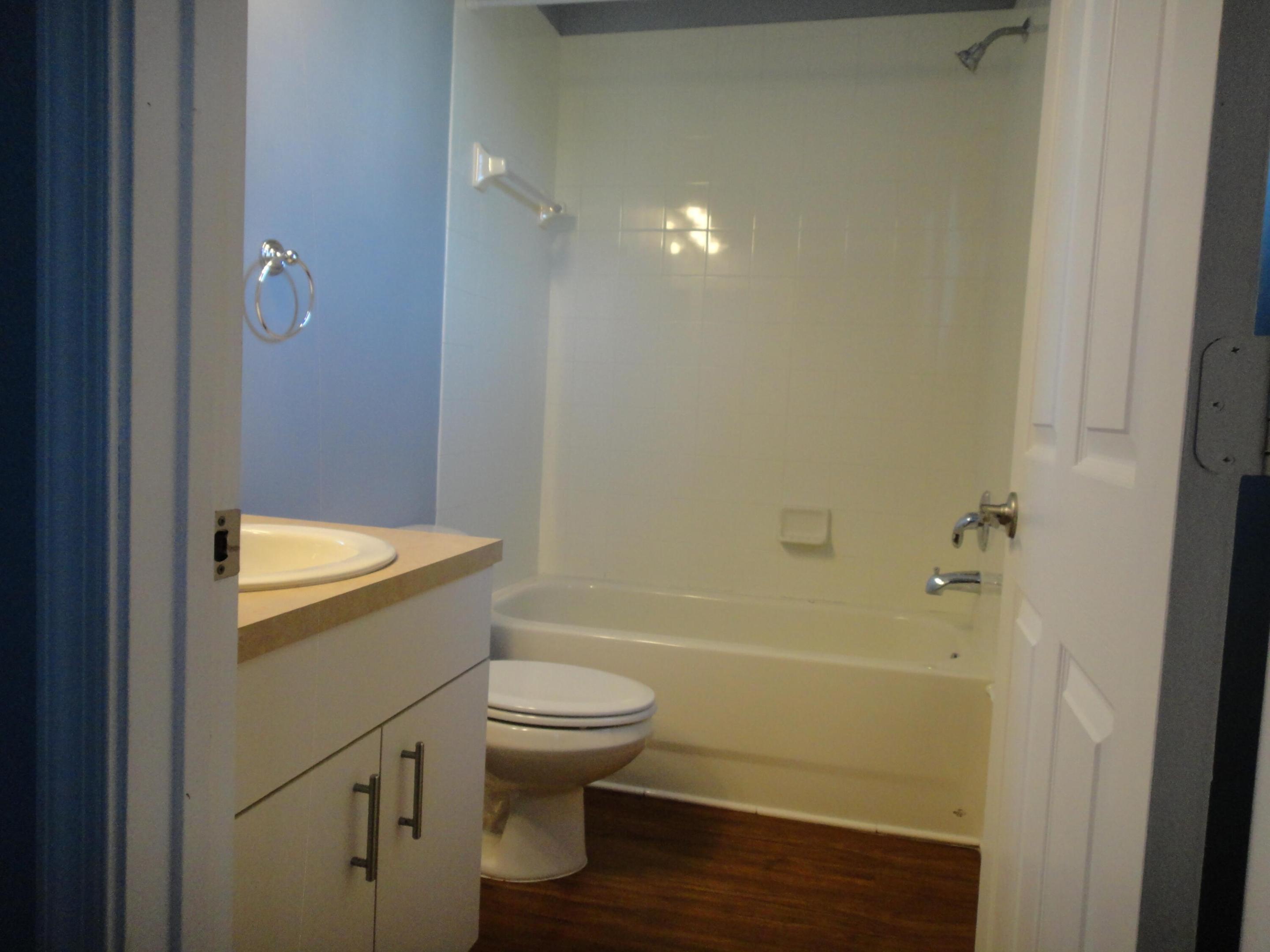 LINKS AT EMERALD DUNES CONDO - Residential Lease