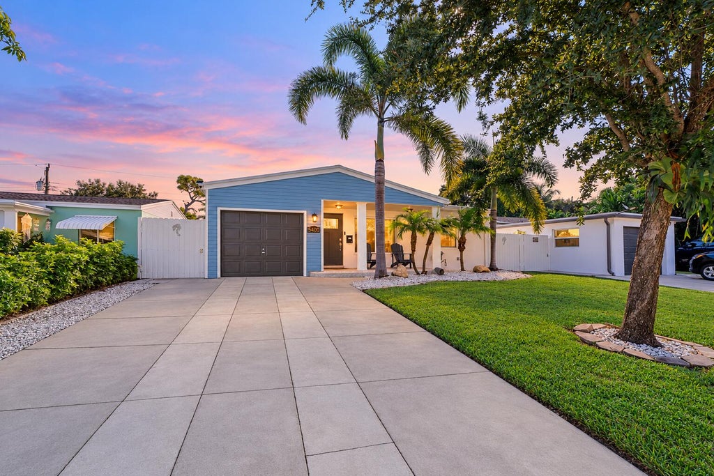 Photo of 5400 NE 4TH Terrace, Oakland Park, FL 33334 (MLS # B26088468)